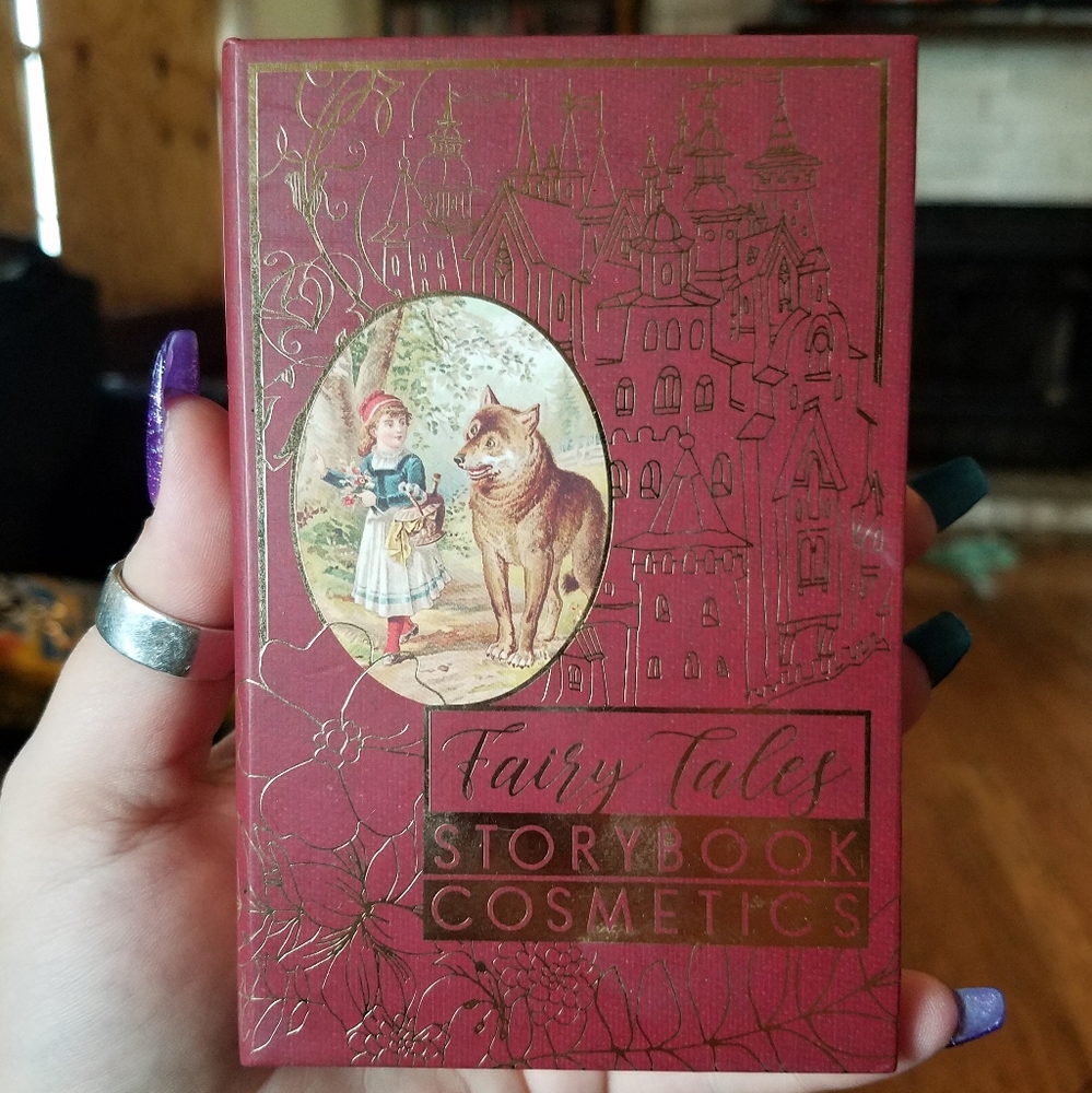 Red Riding Hood Eyeshadow Pallette